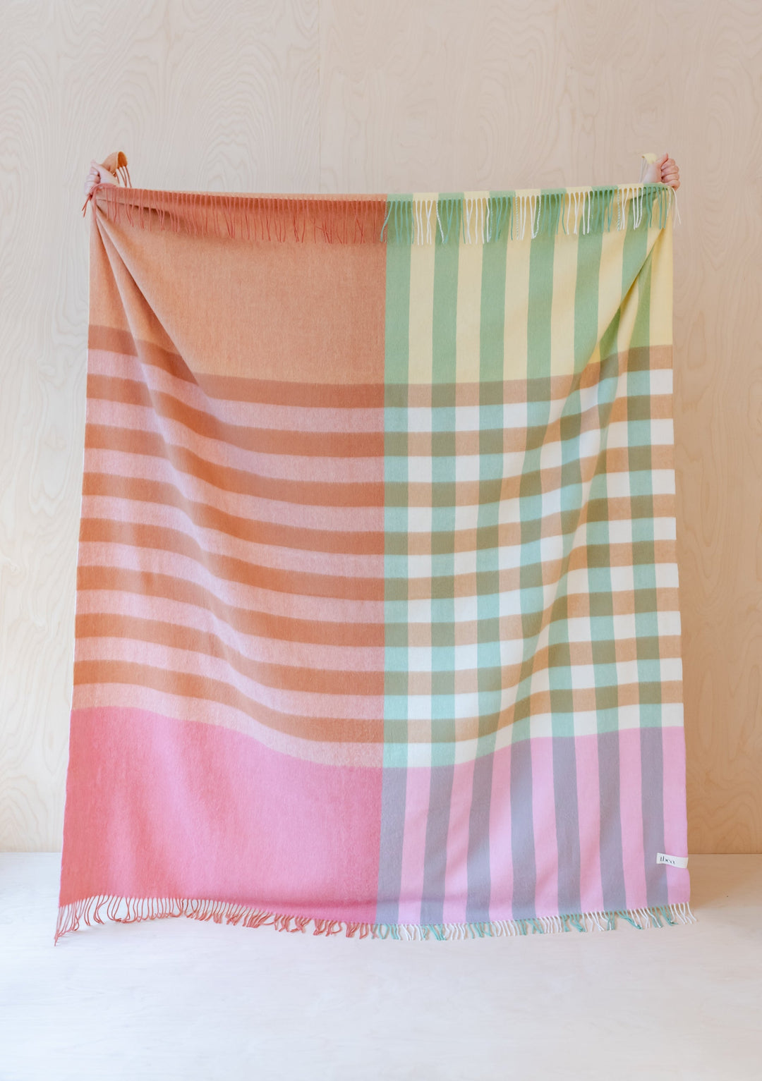 Decke aus Lammwolle mit rosa Gingham-Karomuster