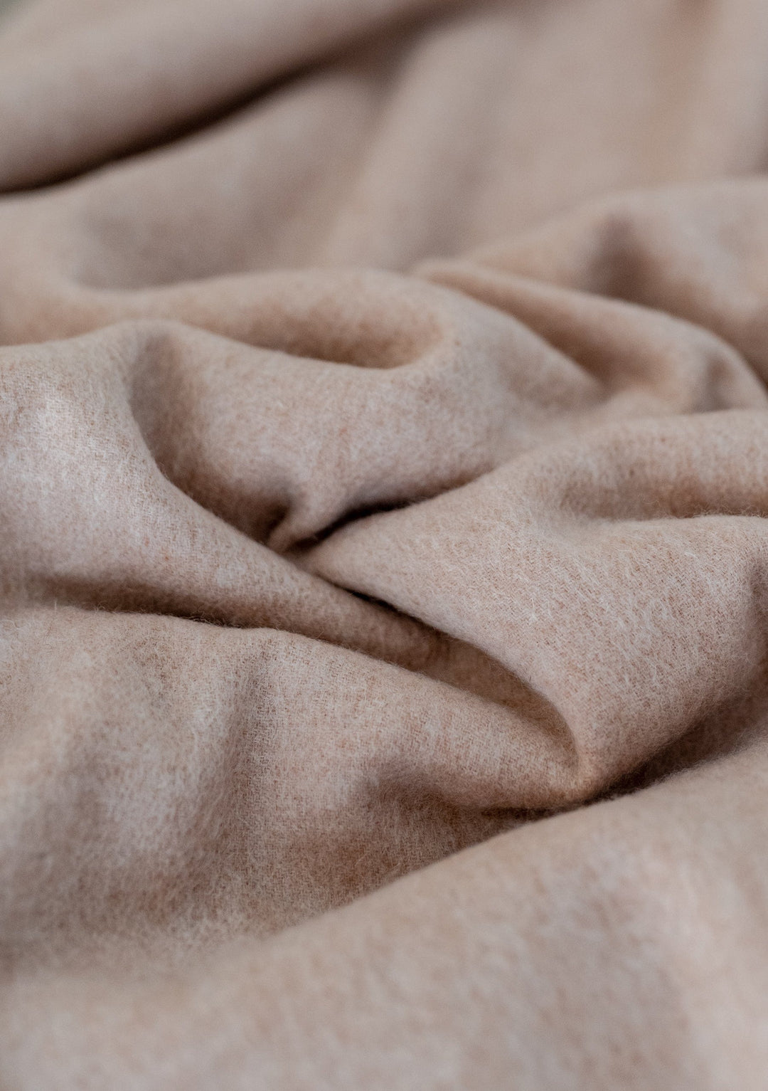 Sample Sale Cashmere Blanket in Sand Melange