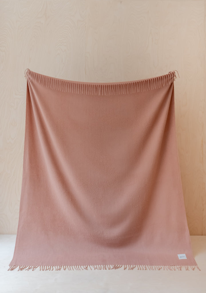 Lammwolldecke in Blush