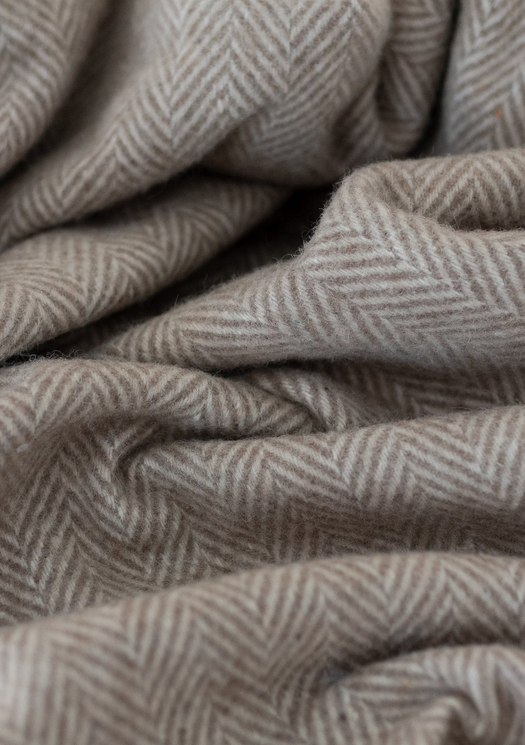 Recycled Wool Extra Large Blanket in Natural Herringbone