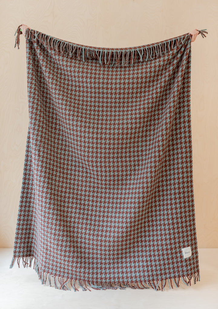 Recycled Wool Blanket in Green Houndstooth