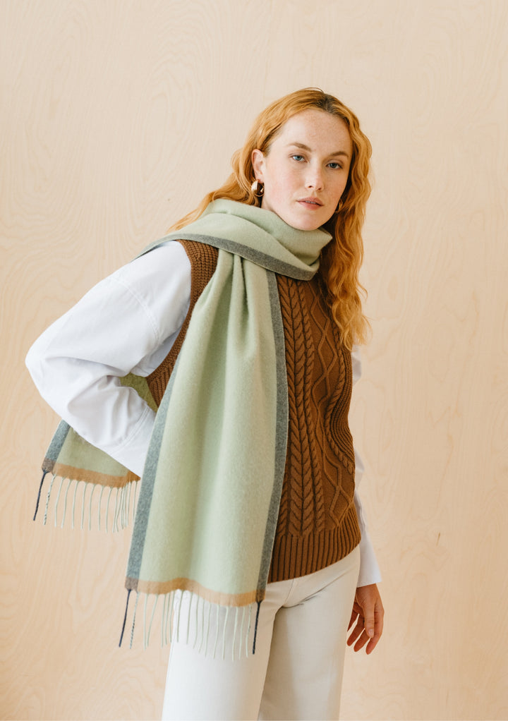 Cashmere & Merino Scarf in Green Contrast Edge