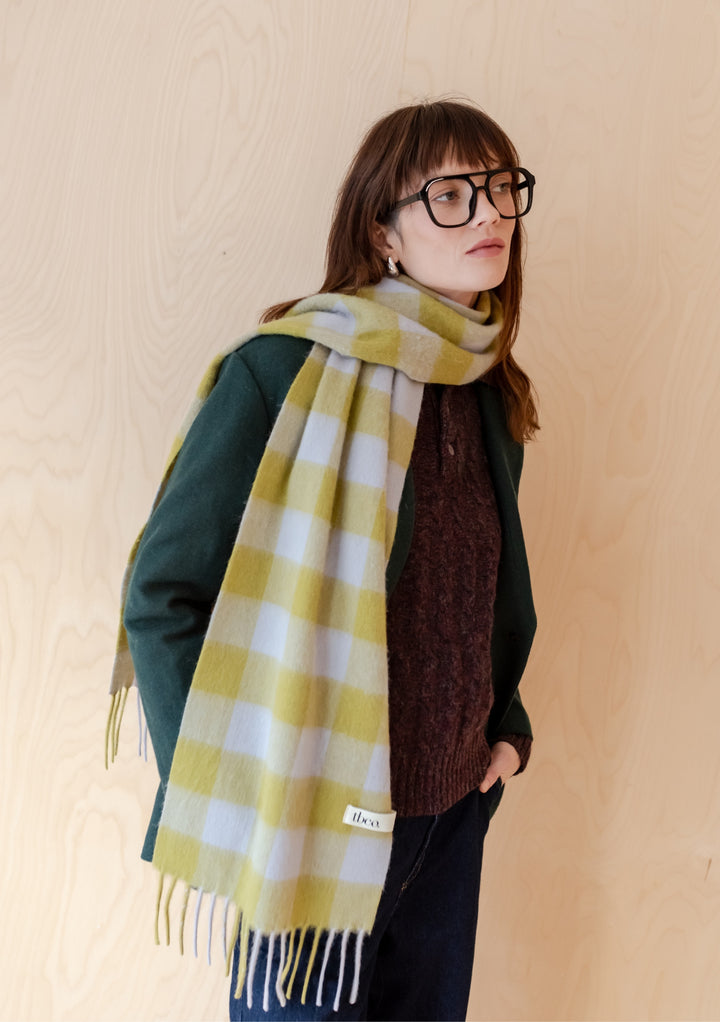 Schal aus Lammwolle im Avocado-Gingham-Muster