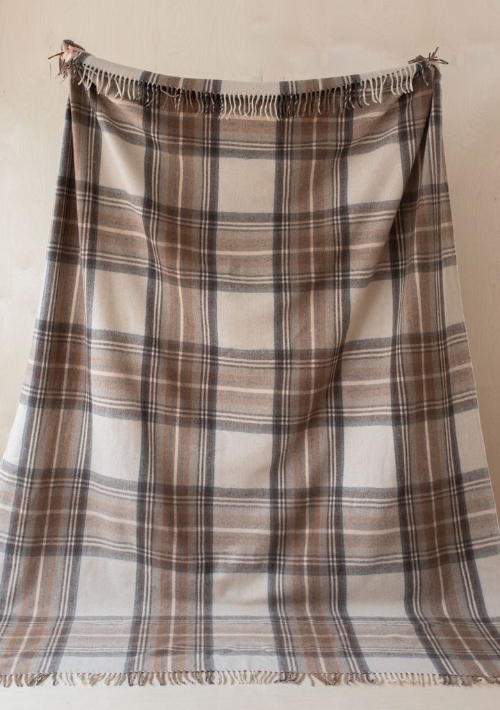 Couverture extra large en laine recyclée en tartan Stewart Natural Dress